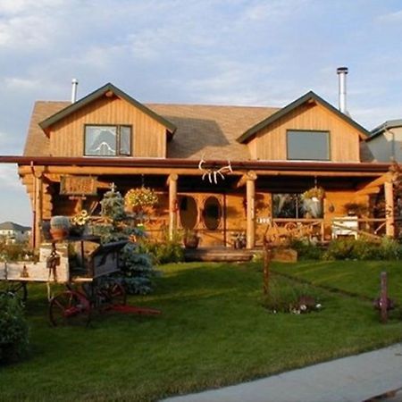 Idle Spurs Log Cabin Bed & Breakfast Black Diamond Exterior photo