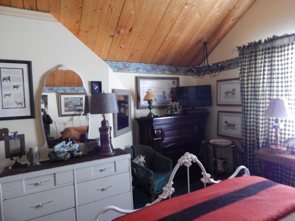 Idle Spurs Log Cabin Bed & Breakfast Black Diamond Exterior photo