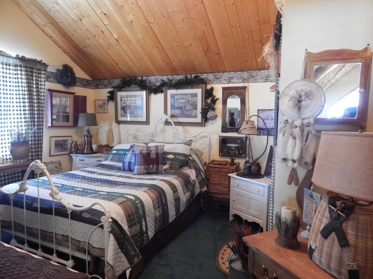 Idle Spurs Log Cabin Bed & Breakfast Black Diamond Exterior photo